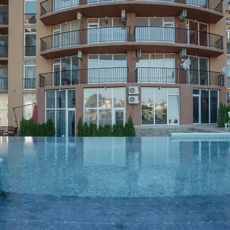 Lovely Studio With Balcony Pool View Апартамент Слънчев бряг